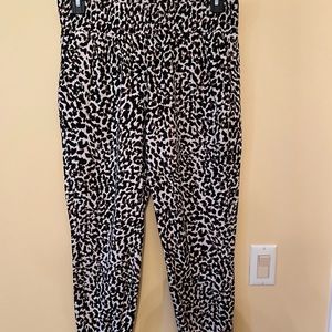 CAbi leopard pivot jogger Size M